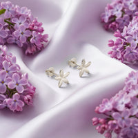 CloseUp Ansicht von Blumen Ohrstecker in 925 Silber von Sofia Milani - E0618