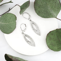 CloseUp Ansicht von Ovales Ornament Ohrhänger in 925 Silber von Sofia Milani - E2072