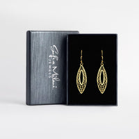 Boxansicht von Ovales Ornament Ohrhänger in 925 Silber von Sofia Milani - E2073