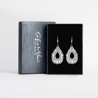 Boxansicht von Ornamenten Ohrhänger in 925 Silber von Sofia Milani - E2262