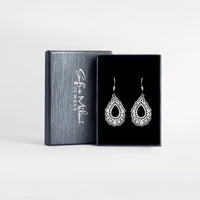 Boxansicht von Ornamenten Ohrhänger in 925 Silber von Sofia Milani - E2262