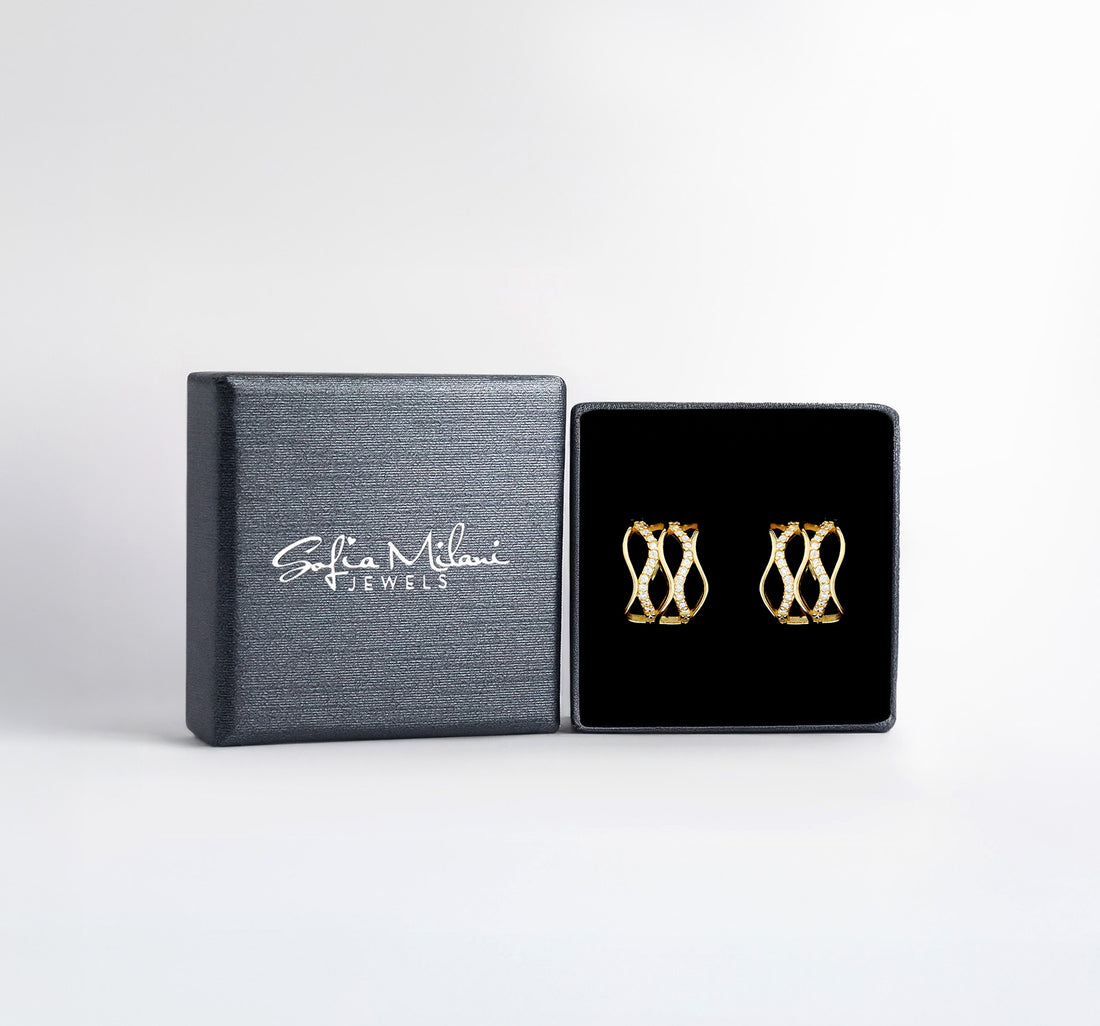 Boxansicht von Wellen Steck Creolen in 925 Silber von Sofia Milani - E2749