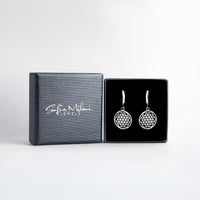 Boxansicht von Gitter Kreis Ohrhänger in 925 Silber von Sofia Milani - E2842