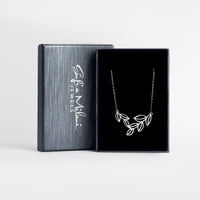 Boxansicht von Blatt Halskette in 925 Silber von Sofia Milani - N0654