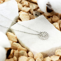 CloseUp Ansicht von Blumen Halskette in 925 Silber von Sofia Milani - N0676