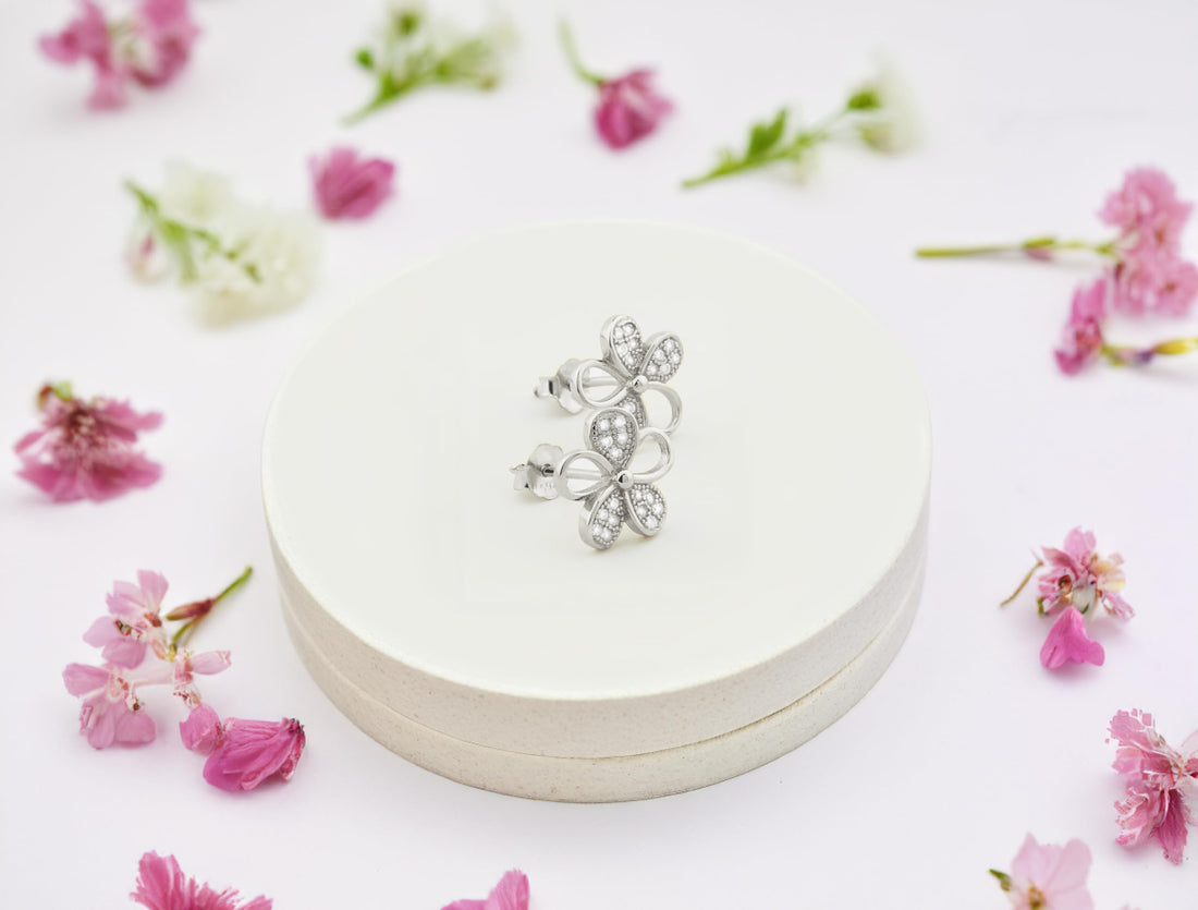 CloseUp Ansicht von Blumen Ohrstecker in 925 Silber von Sofia Milani - E0036