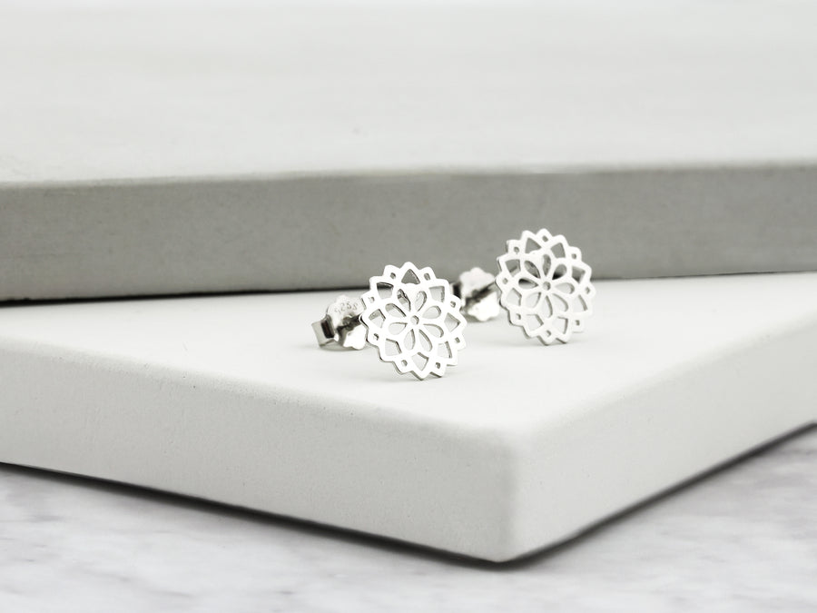 Blume Ohrstecker in 925 Silber
