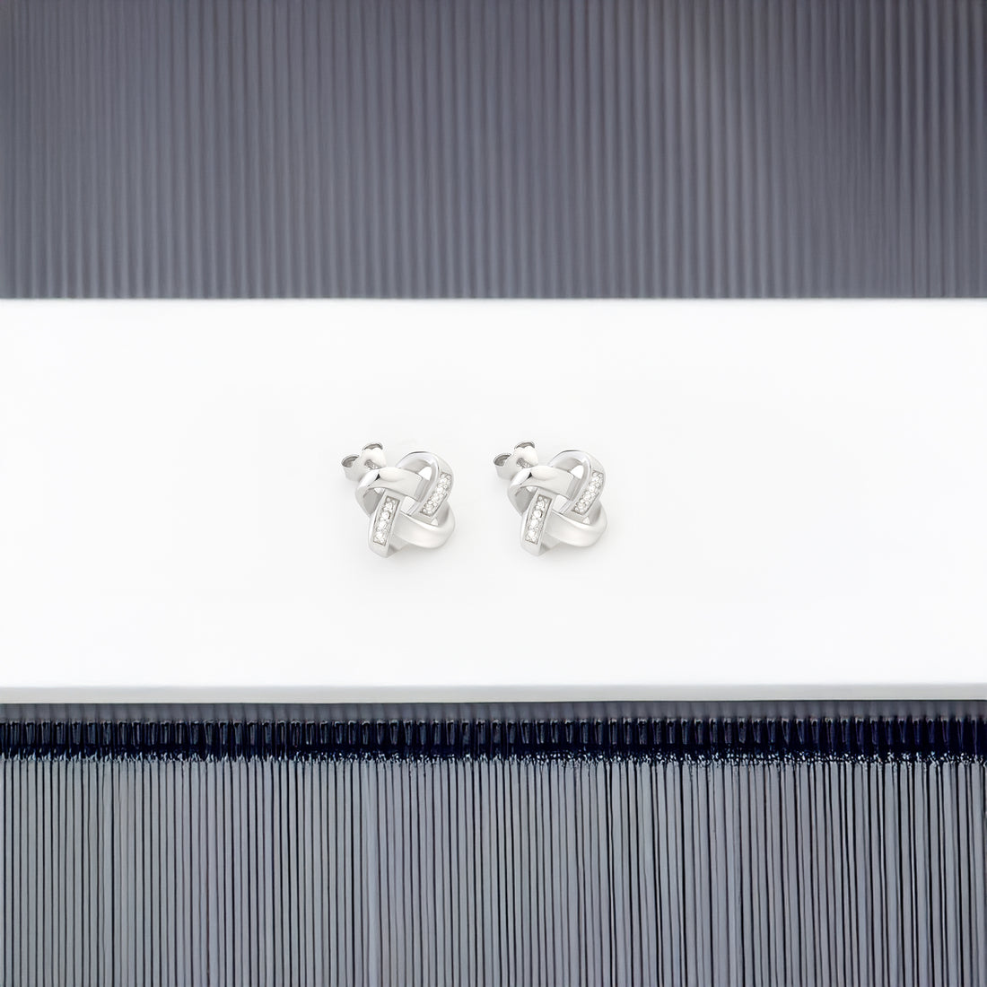 Knoten Ohrstecker in 925 Silber