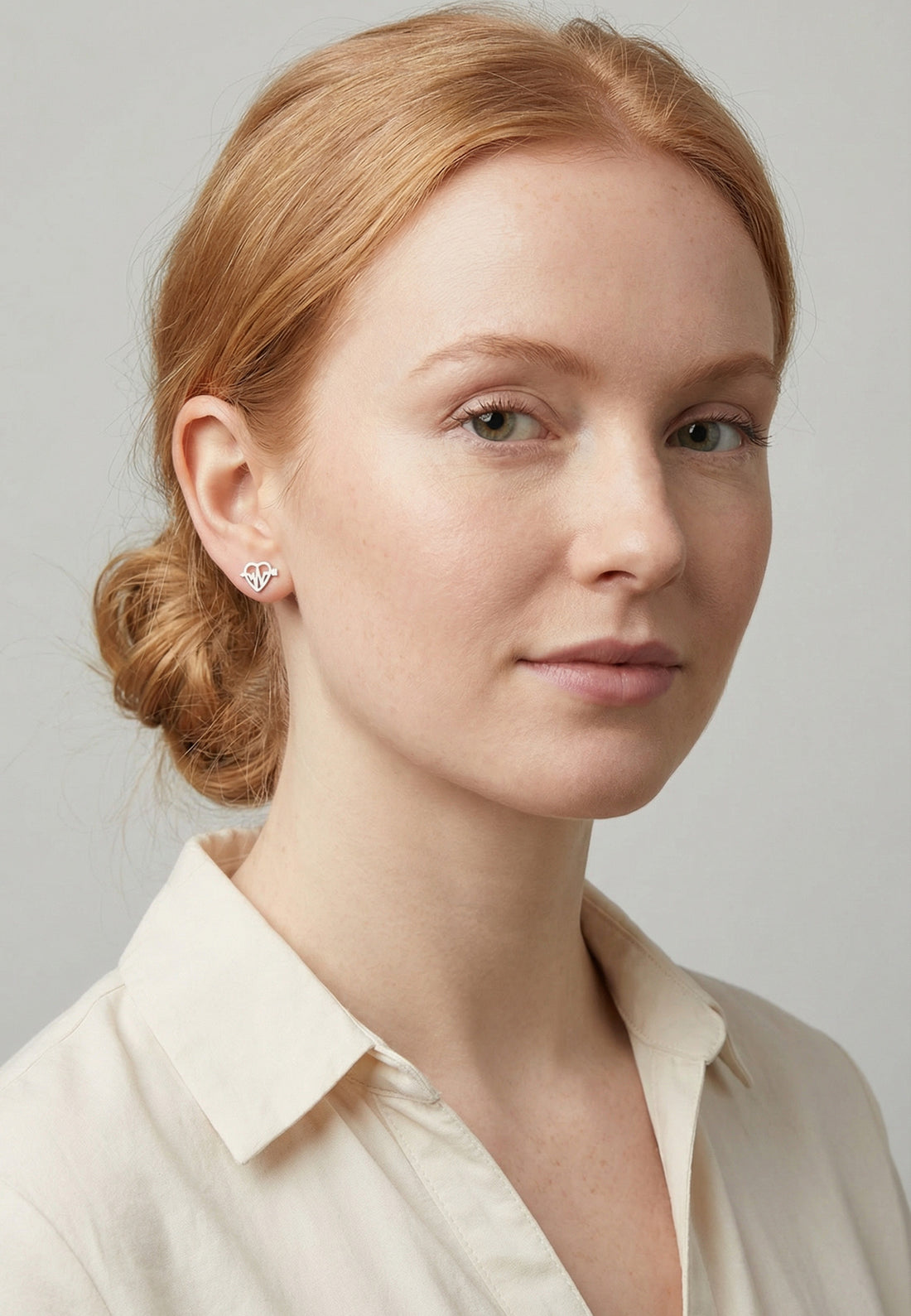 Herzschlag Ohrstecker in 925 Silber