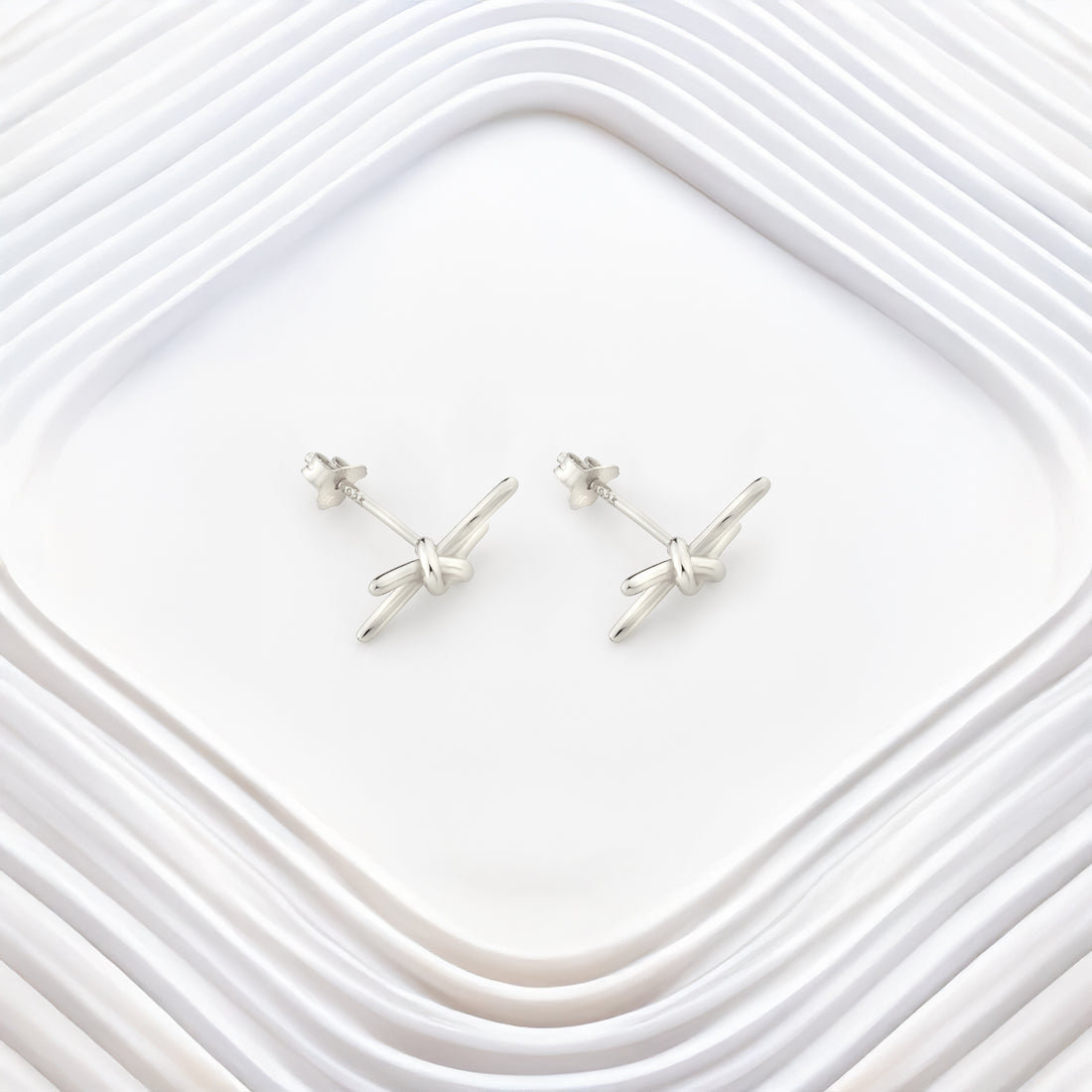 Knoten Ohrstecker in 925 Silber