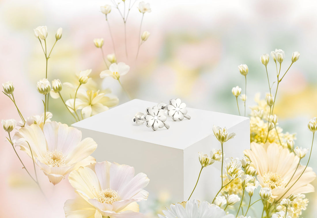 CloseUp Ansicht von Blumen Ohrstecker in 925 Silber von Sofia Milani - E0957