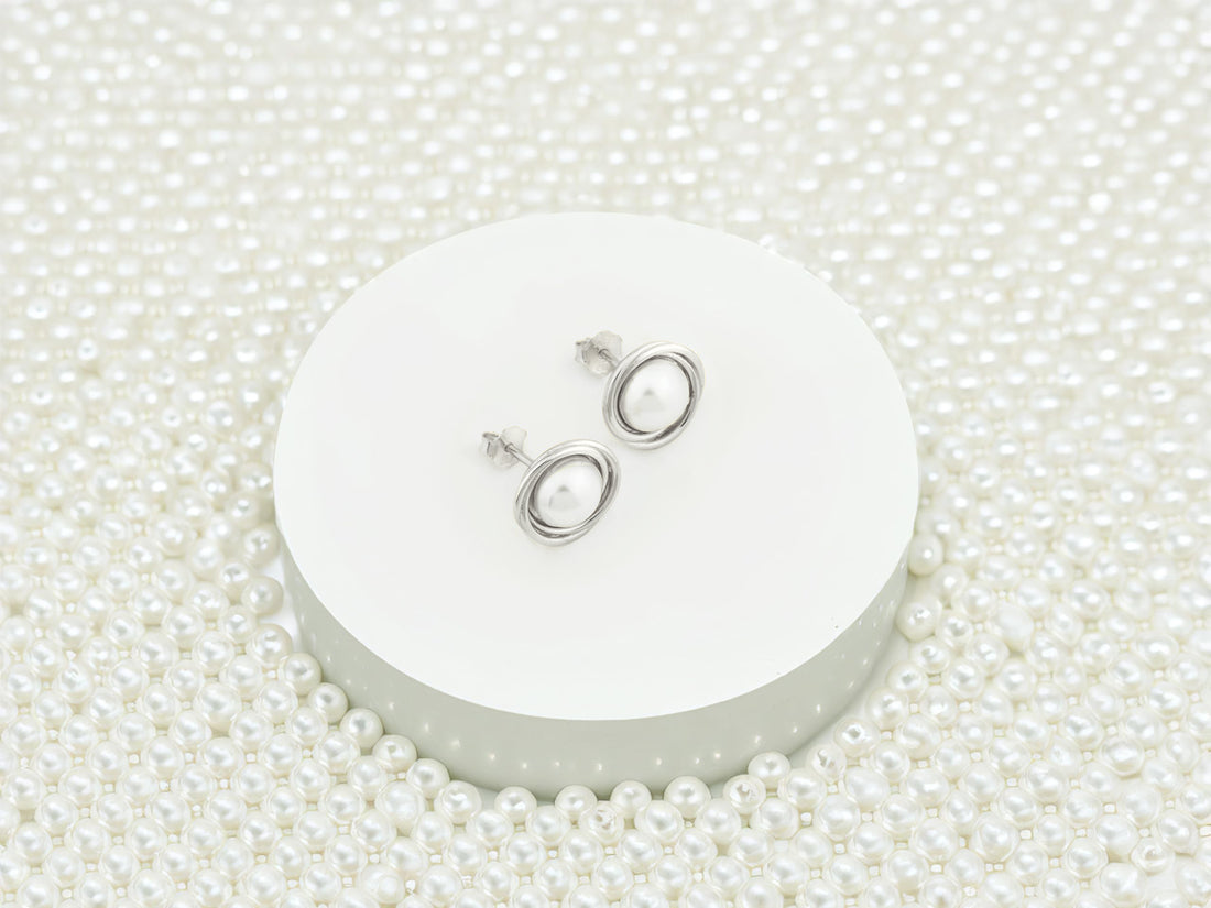 CloseUp Ansicht von Perlen Ohrstecker in 925 Silber von Sofia Milani - E1114