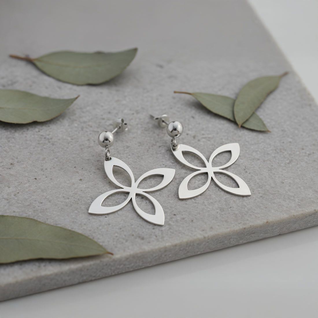 Blume Ohrstecker in 925 Silber