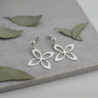 Blume Ohrstecker in 925 Silber