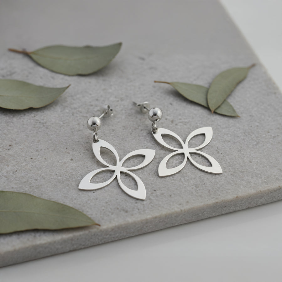 Blume Ohrstecker in 925 Silber