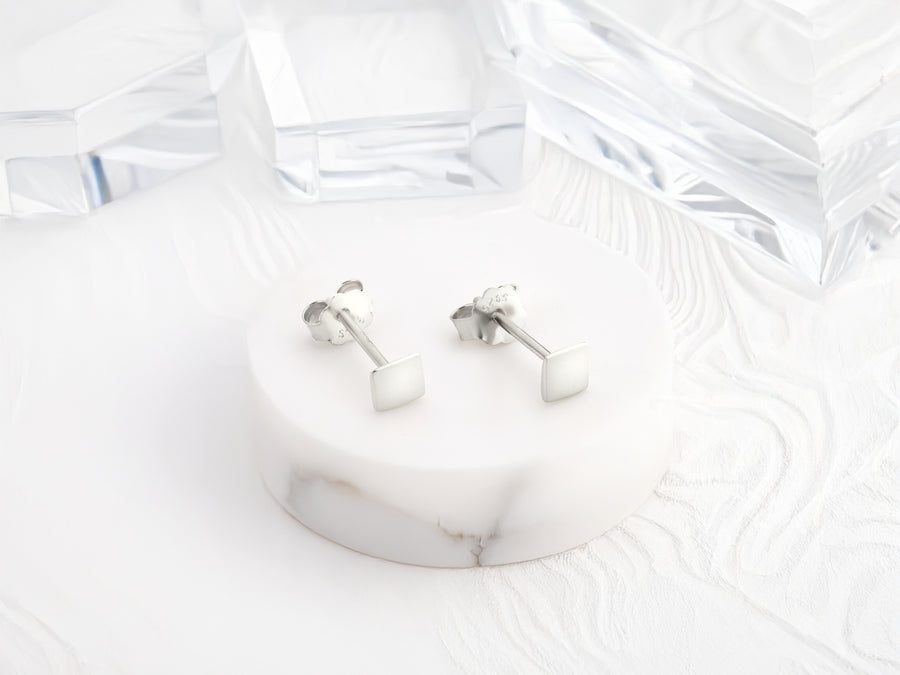 Quadrat Ohrstecker in 925 Silber