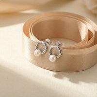 CloseUp von Kreis Perlen Ohrstecker in 925 Silber von Sofia Milani - E1615