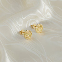 CloseUp Ansicht von Gehämmerter Kreis Ohrstecker in 925 Silber von Sofia Milani - E1625