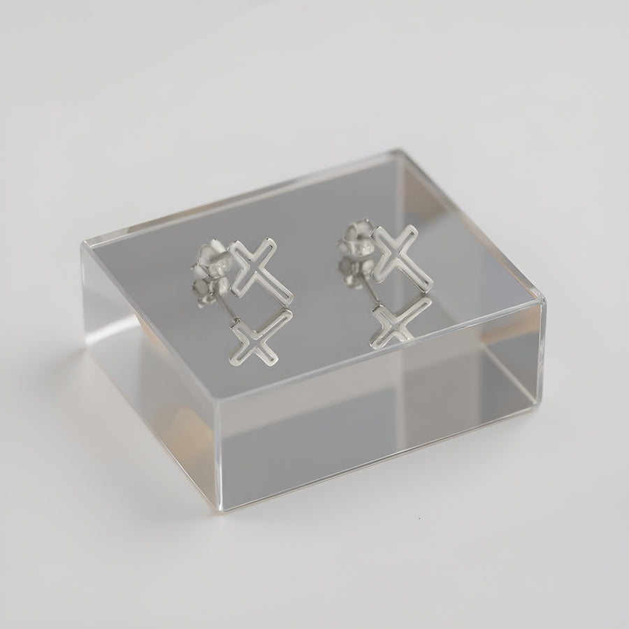 CloseUp von Kreuz Ohrstecker in 925 Silber von Sofia Milani - E1642