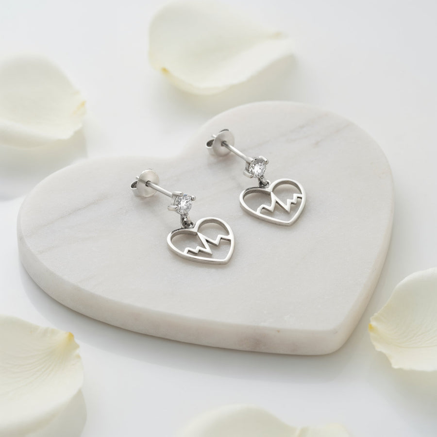 CloseUp Ansicht von Herz Ohrhänger in 925 Silber von Sofia Milani - E1770