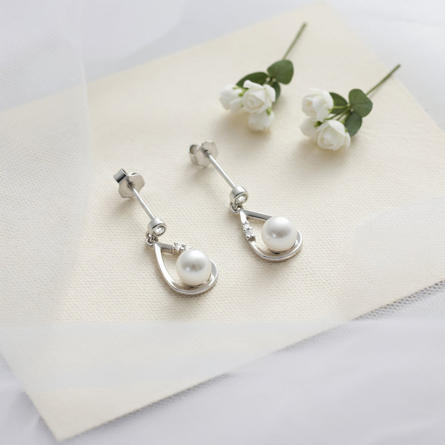 CloseUp Ansicht von Perlen Ohrstecker in 925 Silber von Sofia Milani - E1962