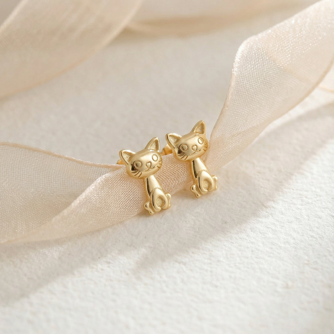 CloseUp Ansicht von Katzen Ohrstecker in 925 Silber von Sofia Milani - E2261