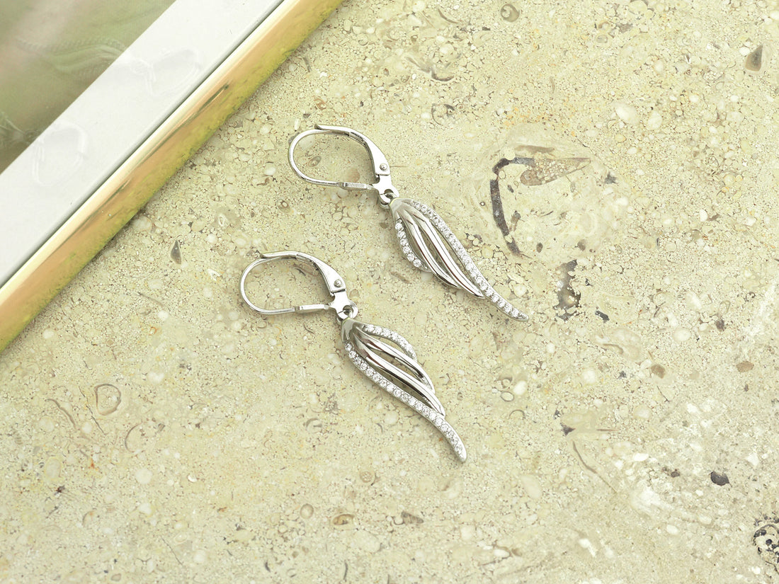 CloseUp Ansicht von Engel Flügel Feder Ohrhänger in 925 Silber von Sofia Milani - E2338