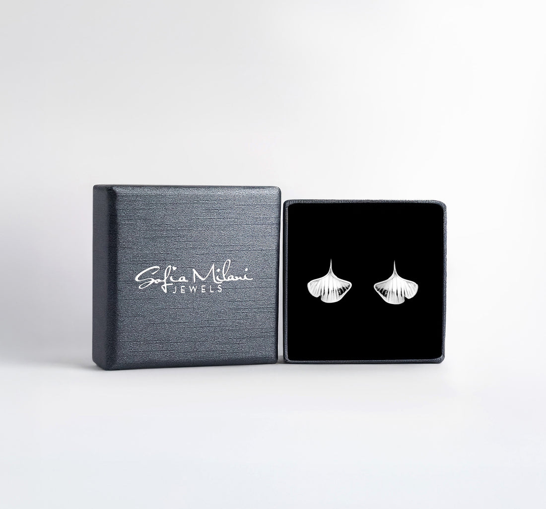 Boxansicht von Ginkgoblatt Ohrstecker in 925 Silber von Sofia Milani - E2376