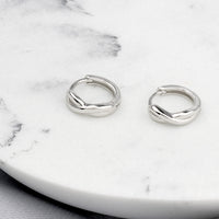 CloseUp Ansicht von Unendlich Infinity Creolen in 925 Silber von Sofia Milani - E2394