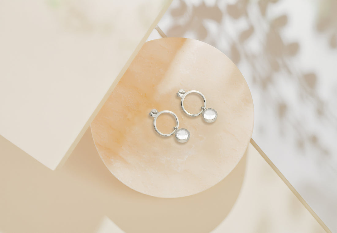 CloseUp Ansicht von Kreis Zirkonia Ohrstecker in 925 Silber von Sofia Milani - E2619