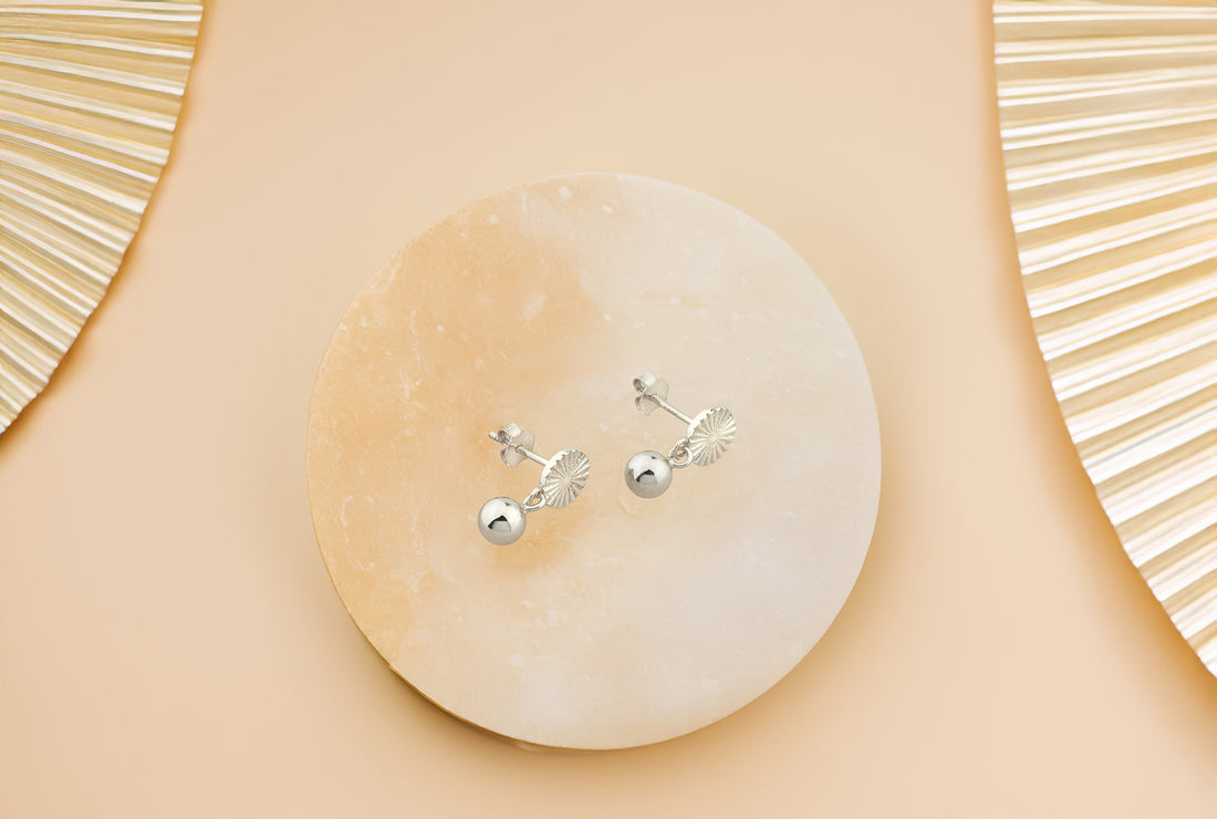 CloseUp Ansicht von Kreis Kugel Ohrstecker in 925 Silber von Sofia Milani - E2627