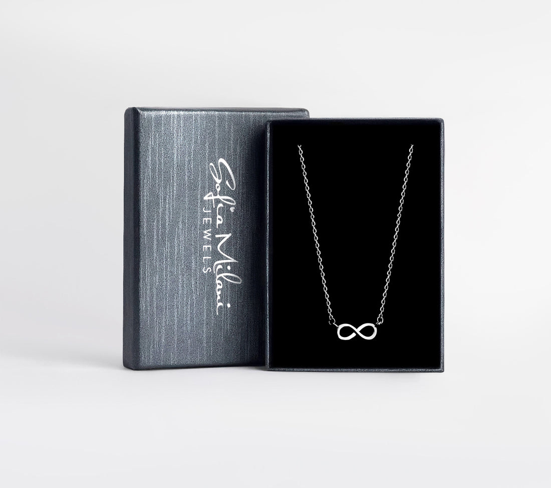 Boxansicht von Unendlich Infinity Halskette in 925 Silber von Sofia Milani - N0060