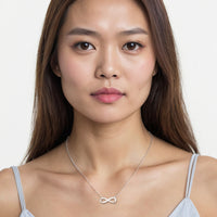 Modelansicht von Unendlich Infinity Halskette in 925 Silber von Sofia Milani - N0273