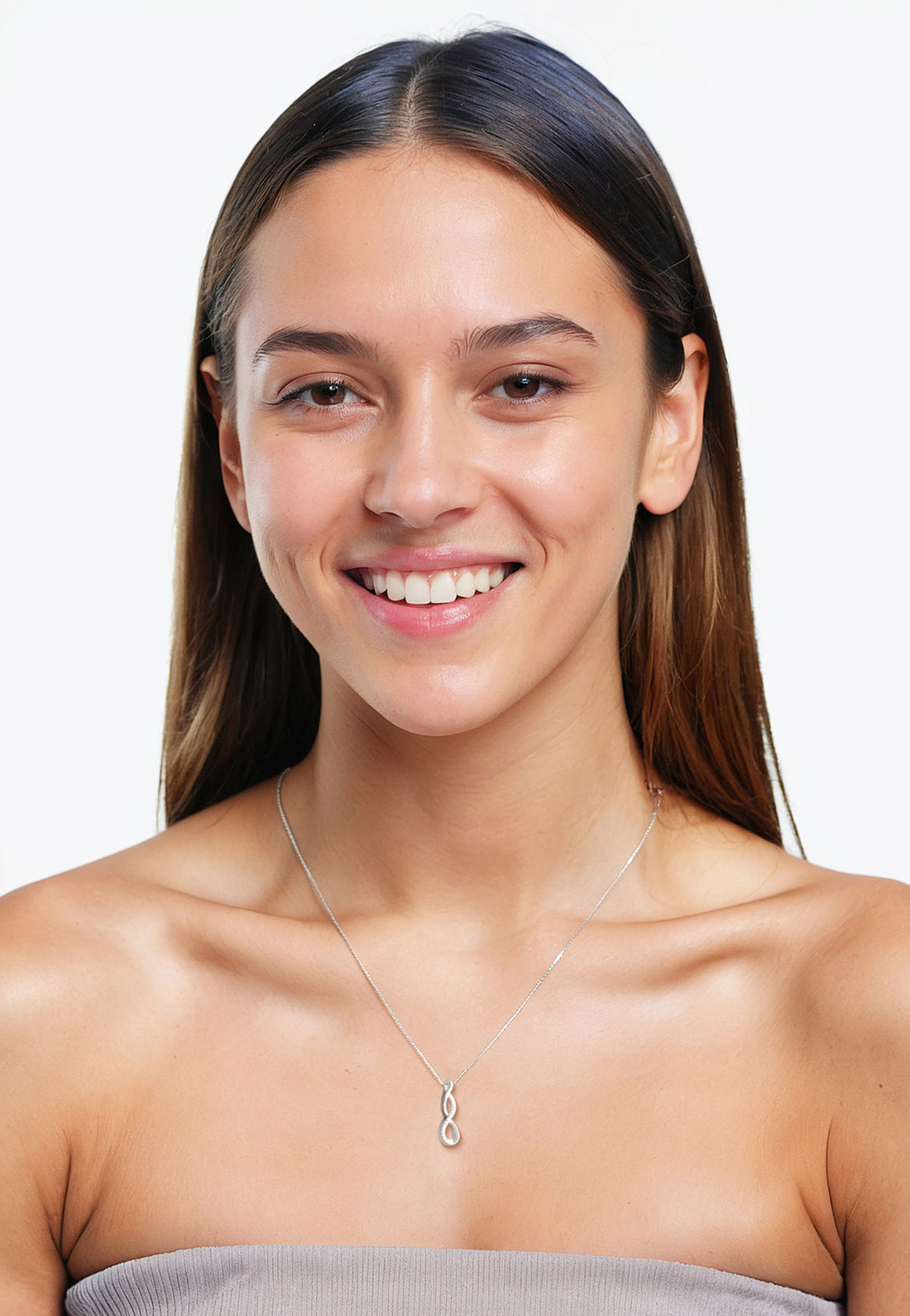 Modelansicht von Unendlich Infinity Halskette in 925 Silber von Sofia Milani - N0311