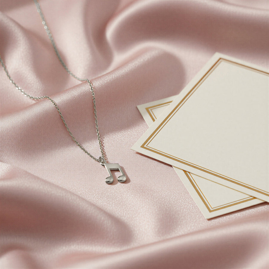 CloseUp Ansicht von Achtel Musik Note Halskette in 925 Silber von Sofia Milani - N0628