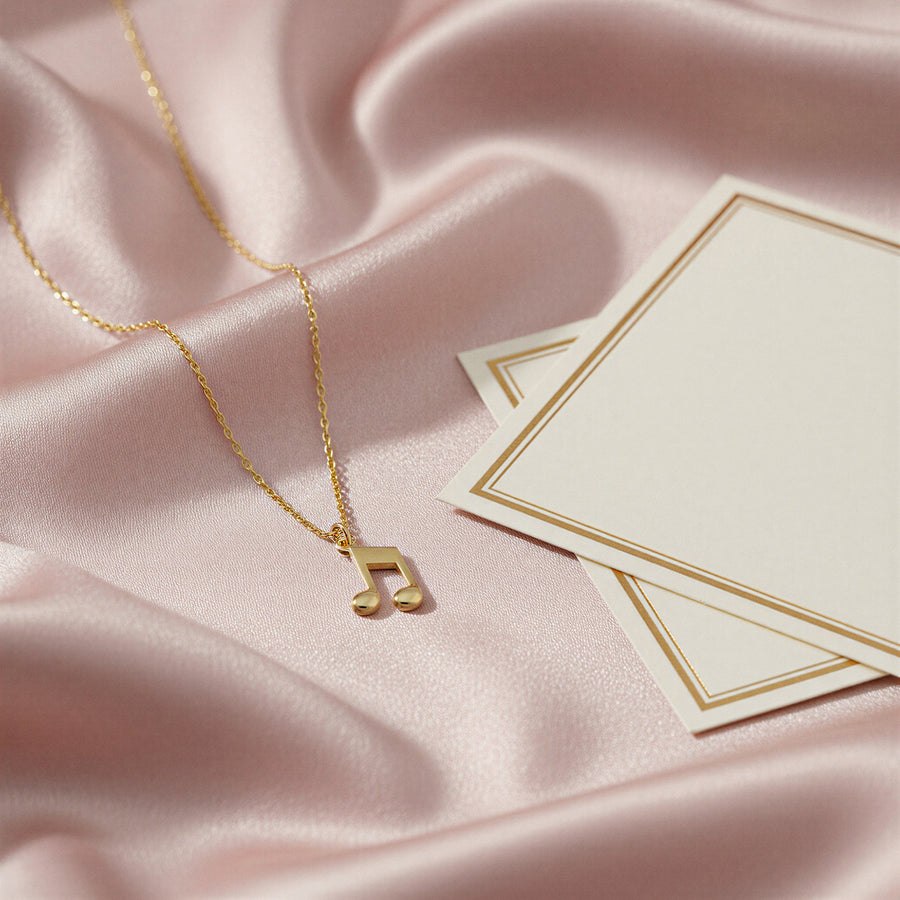 Lifestyleansicht von Achtel Musik Note Halskette in 925 Silber von Sofia Milani - N0629