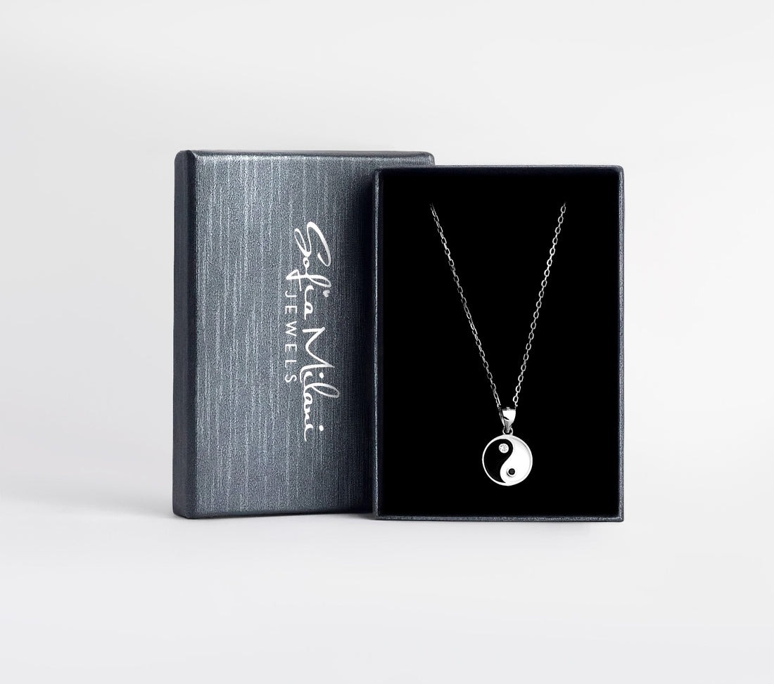 Boxansicht von Yin und Yang Halskette in 925 Silber von Sofia Milani - N0698