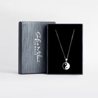 Boxansicht von Yin und Yang Halskette in 925 Silber von Sofia Milani - N0698