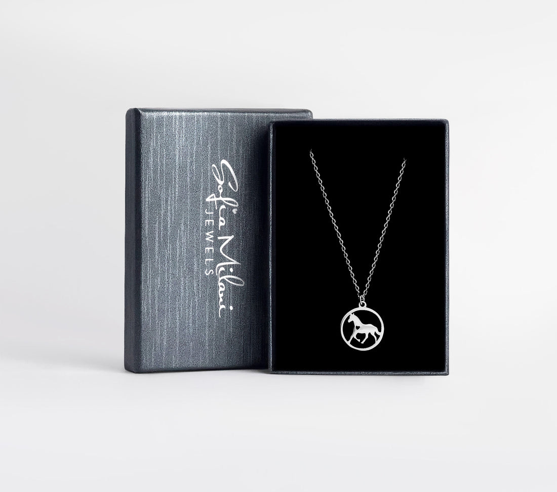 Boxansicht von Kreis Pferd Halskette in 925 Silber von Sofia Milani - N0702