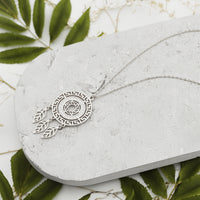 CloseUp Ansicht von Ornamenten Traumfänger Halskette in 925 Silber von Sofia Milani - N0802