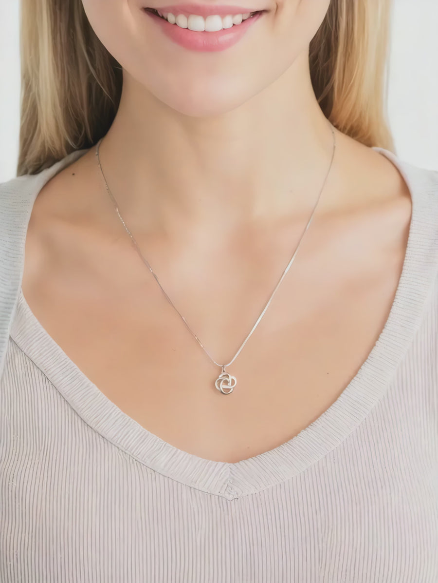 Video von N0499 Knoten Halskette in 925 Silber