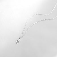 Lifestyleansicht von Violinschlüssel Halskette in 925 Silber von Sofia Milani - N0630